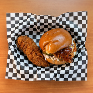 Krispi Chicken sandwich +1chicken Tender